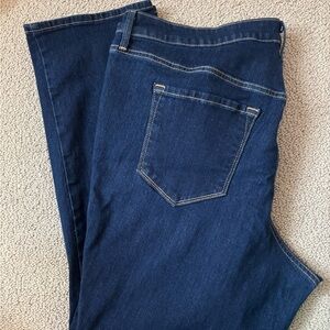 EEUC Old Navy High Rise Wow Straight jeans. Size 20. Dark wash.